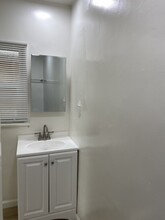 1253 Chelsea Ave in Santa Monica, CA - Building Photo - Building Photo