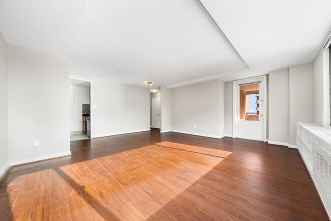 1021 Arlington Blvd in Arlington, VA - Building Photo - Building Photo