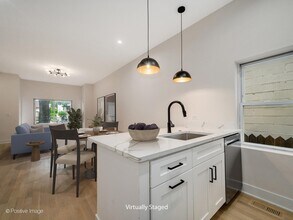 2142 N Maplewood Ave in Chicago, IL - Building Photo - Building Photo