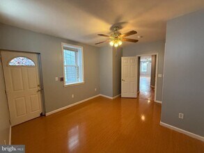 1543 W Thompson St in Philadelphia, PA - Building Photo - Building Photo