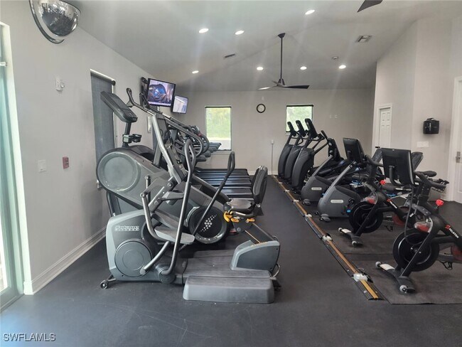 3545 Laurel Greens Ln N in Naples, FL - Building Photo - Building Photo