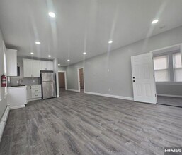 36 Garfield Pl in South Hackensack, NJ - Foto de edificio - Building Photo