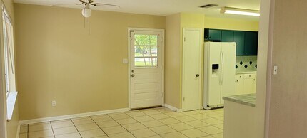 2201 NW 36th Dr in Gainesville, FL - Building Photo - Building Photo