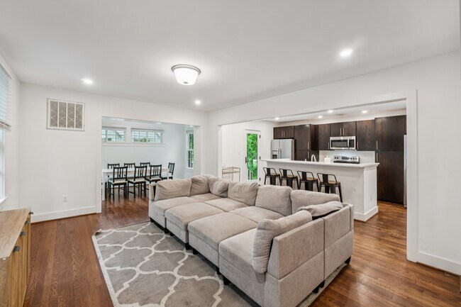 7209 Dartmouth Ave in College Park, MD - Building Photo - Building Photo