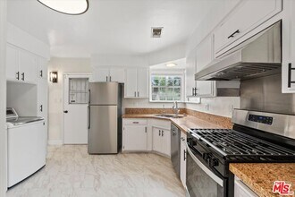 8348 Reading Ave in Los Angeles, CA - Building Photo - Building Photo