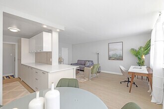 Fairview Tower in Toronto, ON - Building Photo - Building Photo