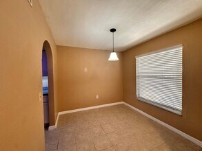 4310 Santa Barbara Blvd in Cape Coral, FL - Foto de edificio - Building Photo