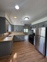17917 Chicago Ave in Lansing, IL - Building Photo - Building Photo