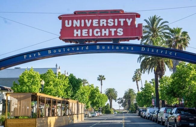 1818 Carmelina Dr, Unit 1818 in San Diego, CA - Foto de edificio - Building Photo