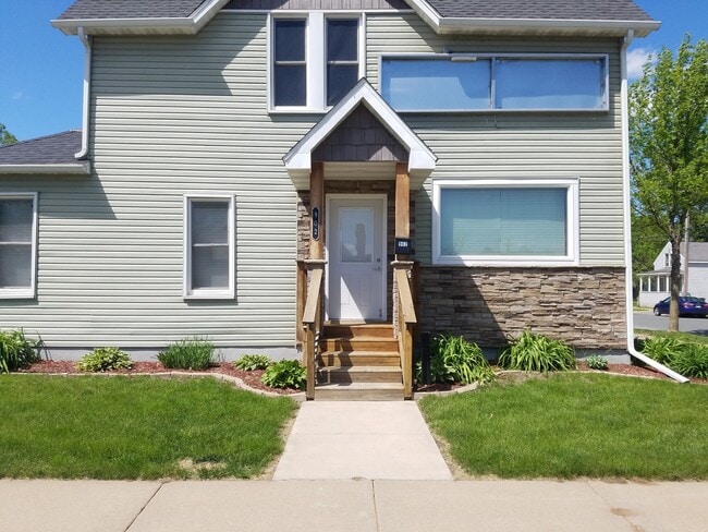 property at 902 Water St