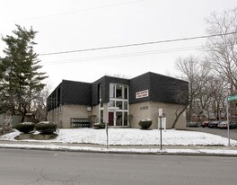 University Manor in Columbus, OH - Building Photo