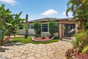4419 N Pacific Cir in North Fort Myers, FL - Building Photo