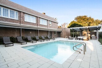 1215 Louisiana Ave, Unit 103 in New Orleans, LA - Building Photo - Building Photo