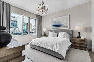 650 NE 32nd St in Miami, FL - Building Photo - Building Photo