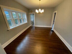 1844 Monroe Ave NW in Grand Rapids, MI - Building Photo - Building Photo