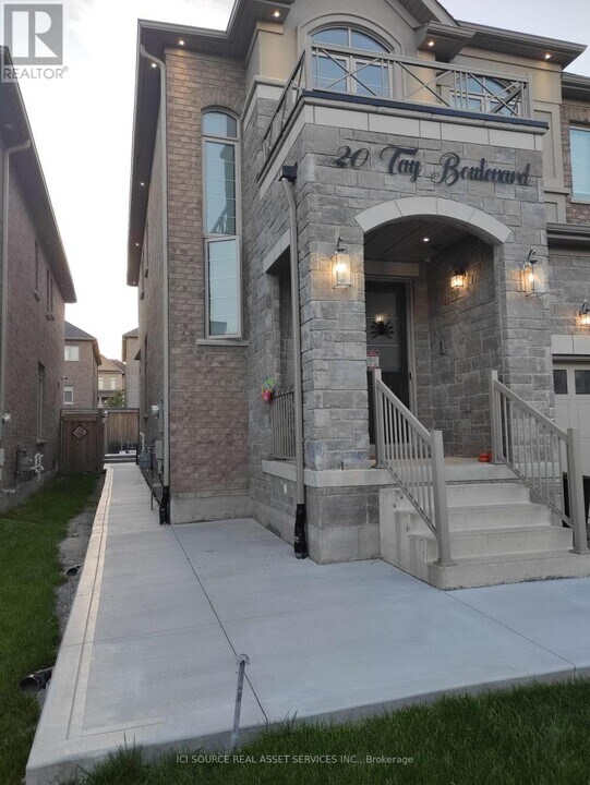 20 Tay Blvd in Bradford West Gwillimbury, ON - Building Photo