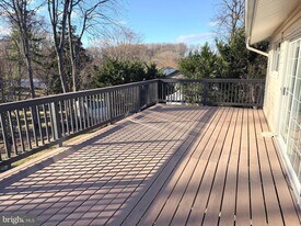 7815 Bristow Dr in Annandale, VA - Building Photo