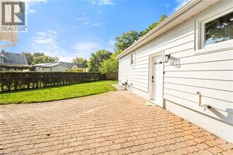 133 Inglewood Dr in Oakville, ON - Building Photo - Building Photo