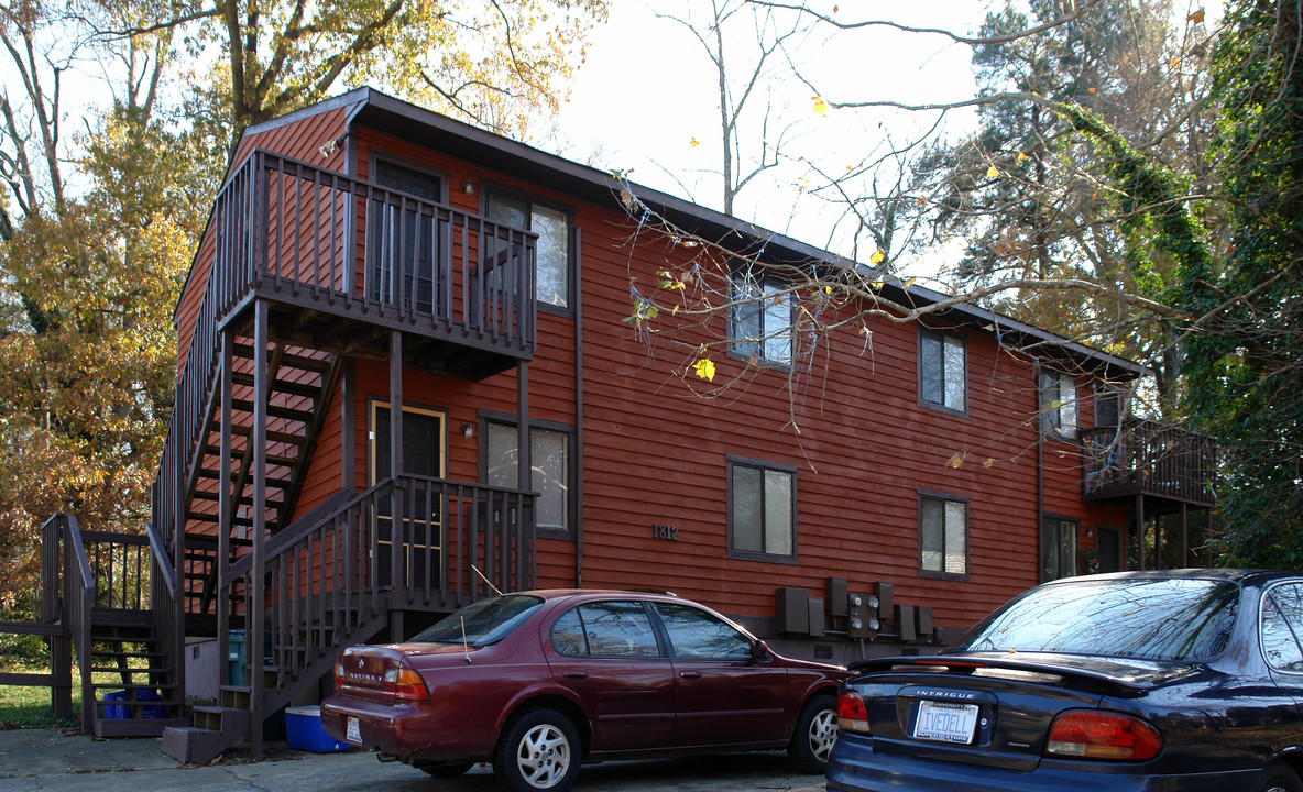 1812 Rosetta Dr in Durham, NC - Foto de edificio