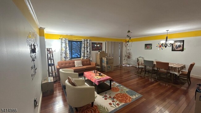 property at 606 Robin Rd