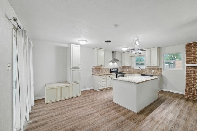 325 Belmont Dr