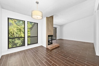 7268 E Galbraith Rd in Madeira, OH - Building Photo - Building Photo