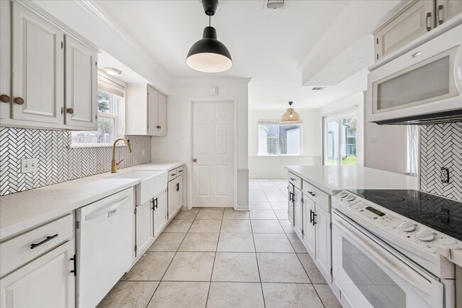 2314 Eaglerock Dr