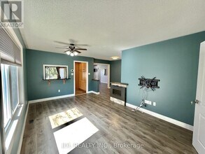 241 Emms Dr in Barrie, ON - Building Photo - Building Photo