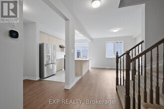 473 Brigatine Ave in Ottawa, ON - Building Photo - Building Photo