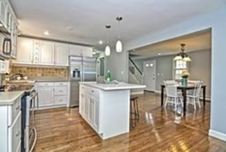 16 Oak Hill Rd in Wayland, MA - Foto de edificio - Building Photo