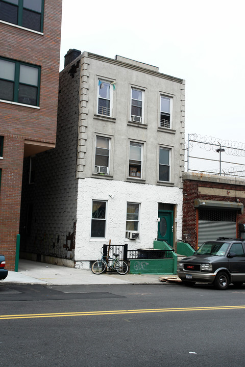 160 20th St in Brooklyn, NY - Building Photo