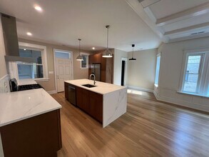 5841 N Kenmore Ave, Unit 3S in Chicago, IL - Building Photo - Building Photo