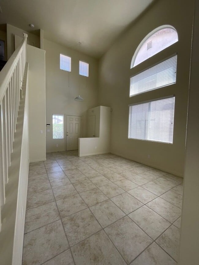 8557 Last Point Ave in Las Vegas, NV - Building Photo - Building Photo