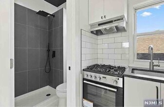 265 MacArthur Ave-Unit -2 in Garfield, NJ - Building Photo - Building Photo