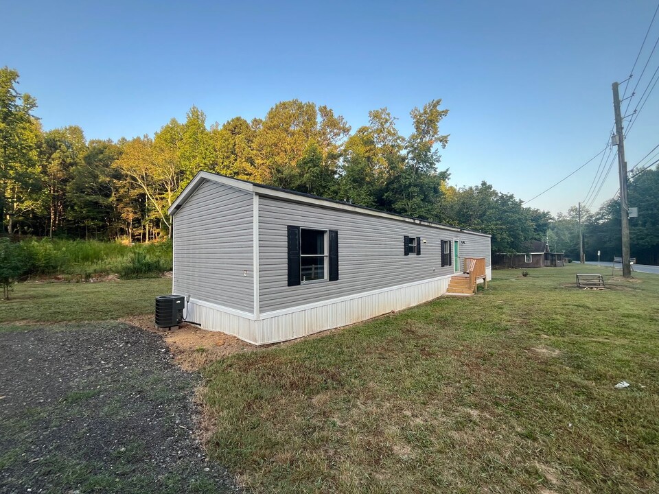 846 Old Rockmart Rd SE in Silver Creek, GA - Building Photo