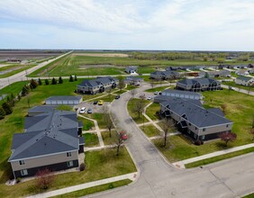 SummerField Crookston Townhomes in Crookston, MN - Building Photo - Building Photo