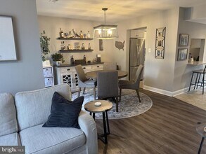 424 Trumbull Ct in Newtown, PA - Building Photo - Building Photo