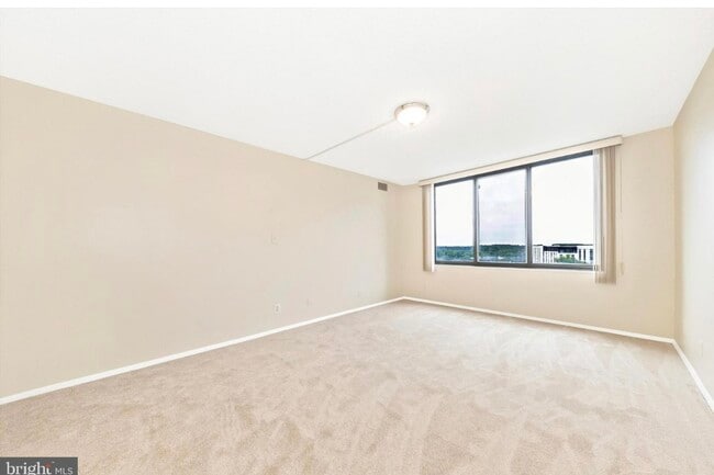 5225 Pooks Hill Rd, Unit 1219N in Bethesda, MD - Building Photo - Building Photo