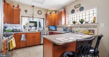 7301 Chestnut Ave in Melrose Park, PA - Building Photo - Building Photo