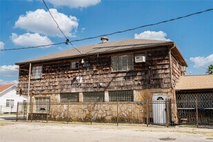 2218 1/2 Chapman St in Houston, TX - Building Photo