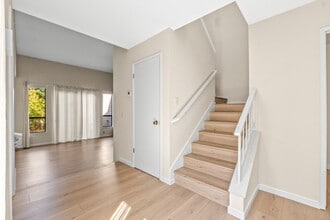 112 Crown Cir in South San Francisco, CA - Building Photo - Building Photo