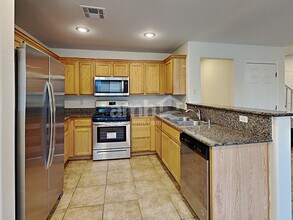 542 Eresma St in Henderson, NV - Building Photo - Building Photo