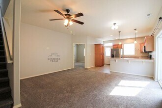 526 N Grant St in Kennewick, WA - Foto de edificio - Building Photo