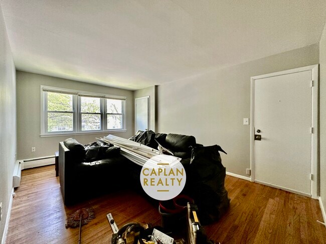 52 Oak Ridge Dr, Unit 28 in New Haven, CT - Building Photo - Building Photo