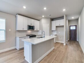 2287 Clf Spgs Dr in Heartland, TX - Building Photo - Building Photo