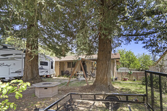 451 Maple St in West Sacramento, CA - Building Photo - Building Photo