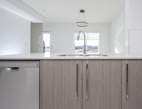 212 Creekstone Dr SW in Calgary, AB - Building Photo - Building Photo