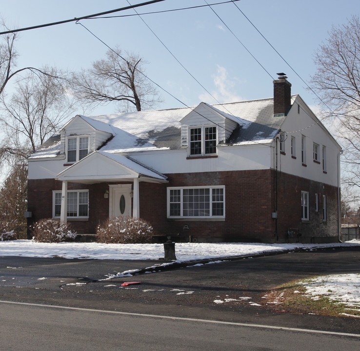 46 Old Loudon Rd in Latham, NY - Building Photo