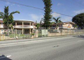 Sun King Apartments in Miami, FL - Building Photo