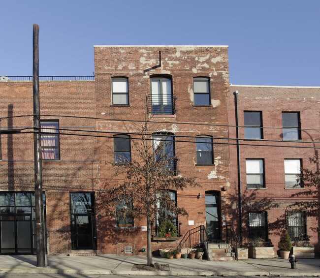 184 West St in Brooklyn, NY - Building Photo - Building Photo
